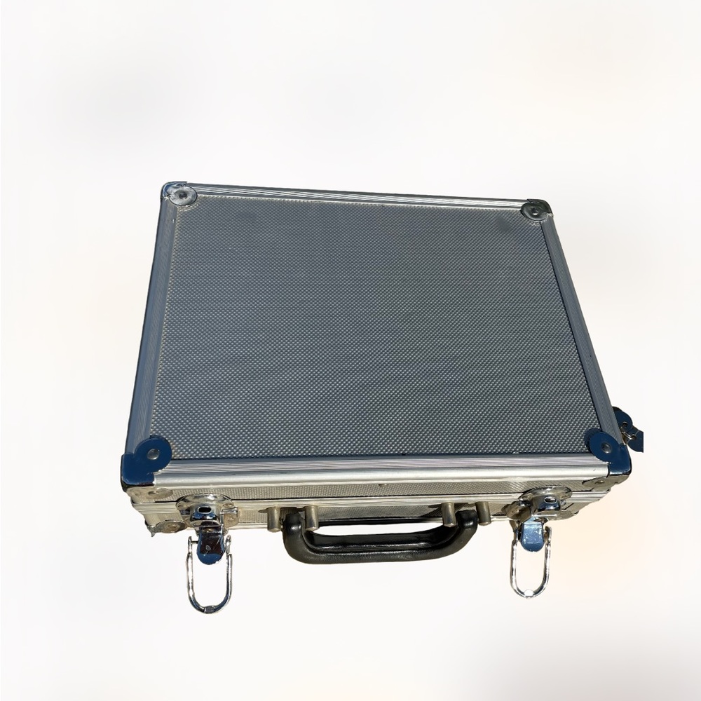 Aluminum security lockbox with 2 keys…